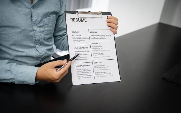 5 Best Resume Builders for Career Changers (2026 Reviews)